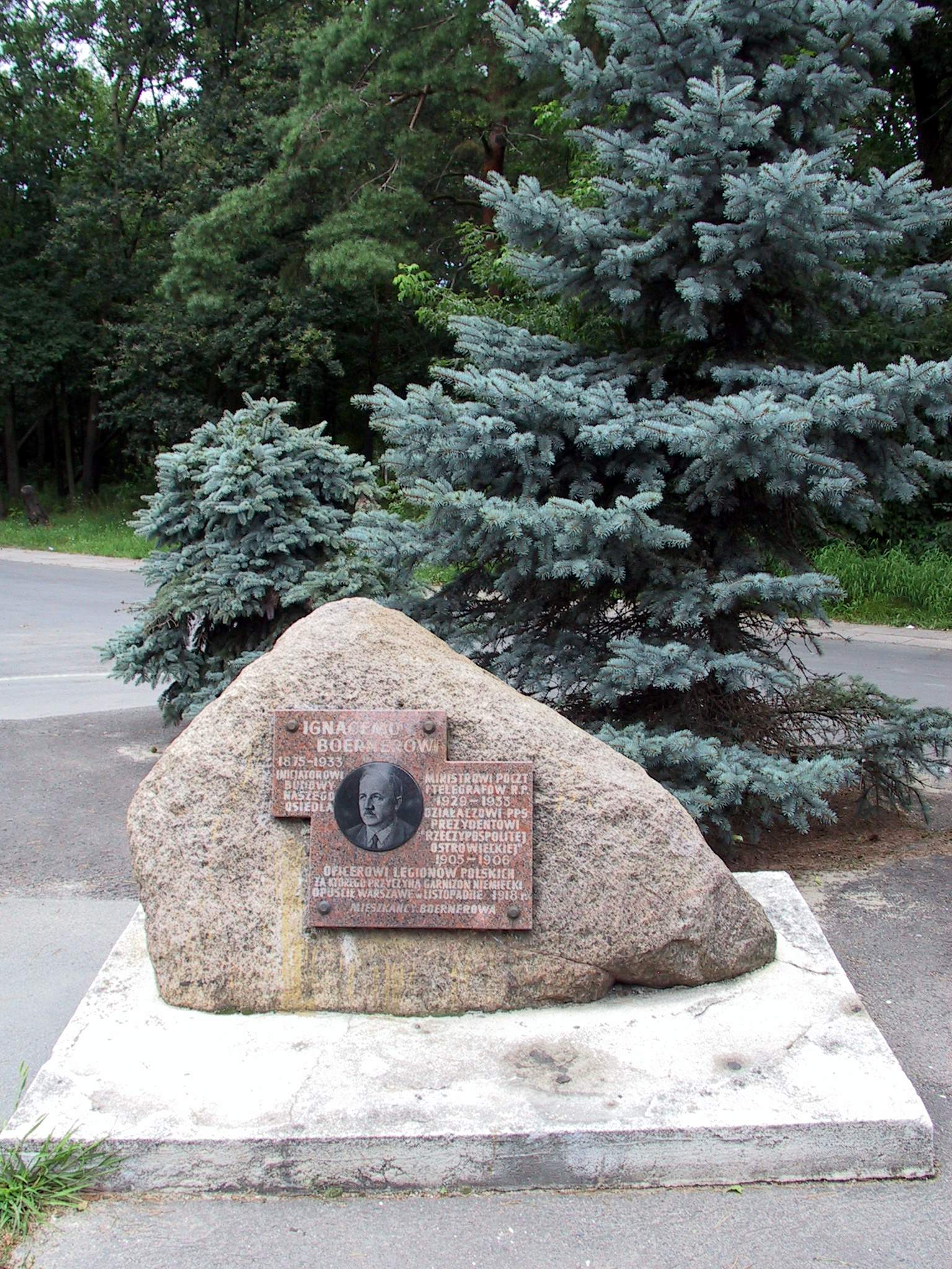 GŁAZ Z TABLICĄ