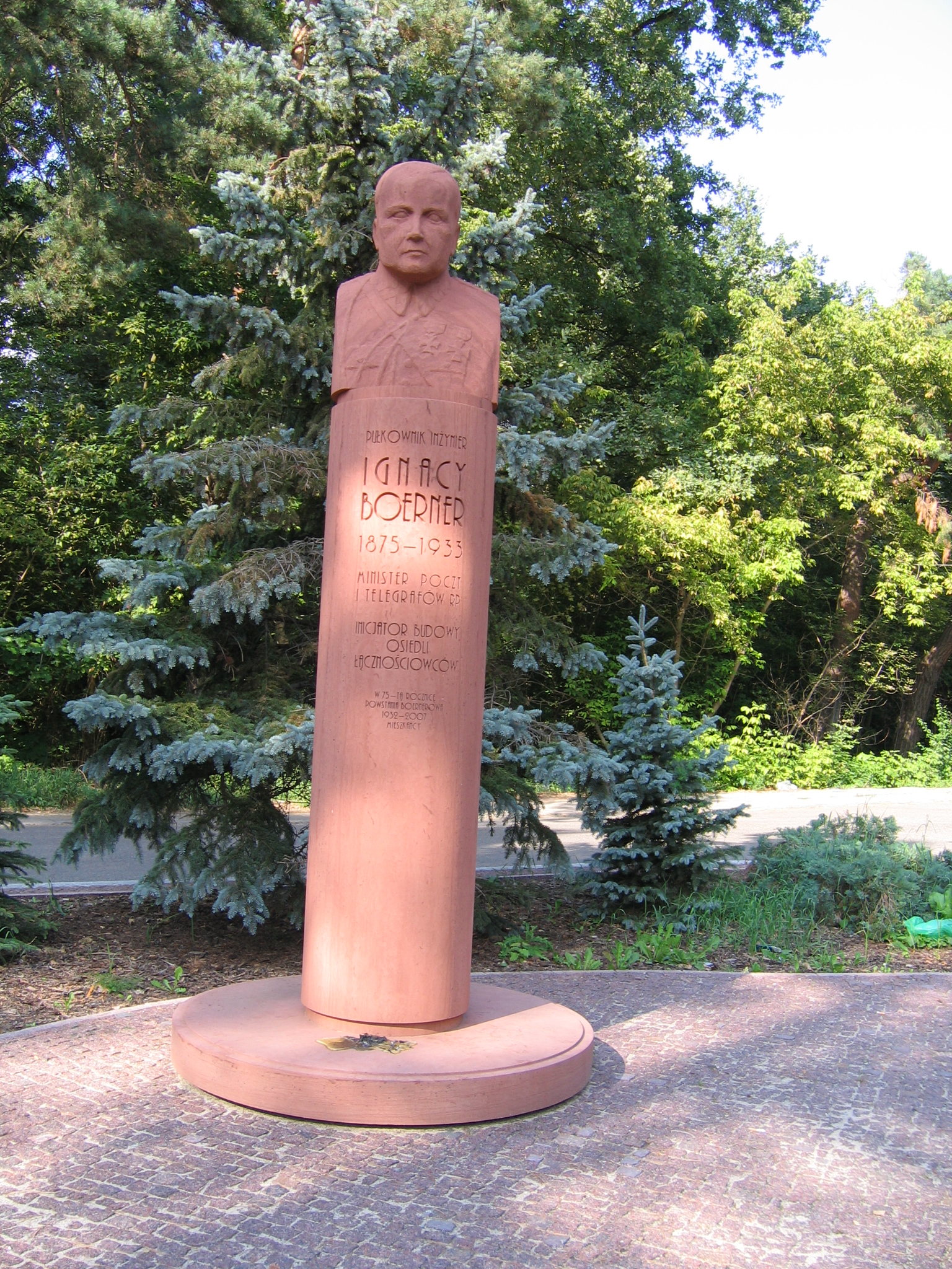 NOWY POMNIK BOERNERA