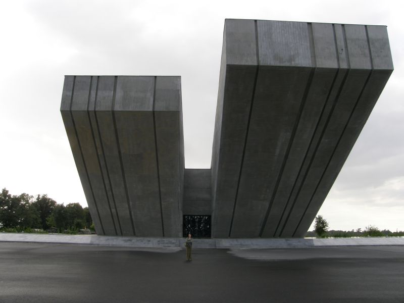 Hrabyne-pod pomnikiem