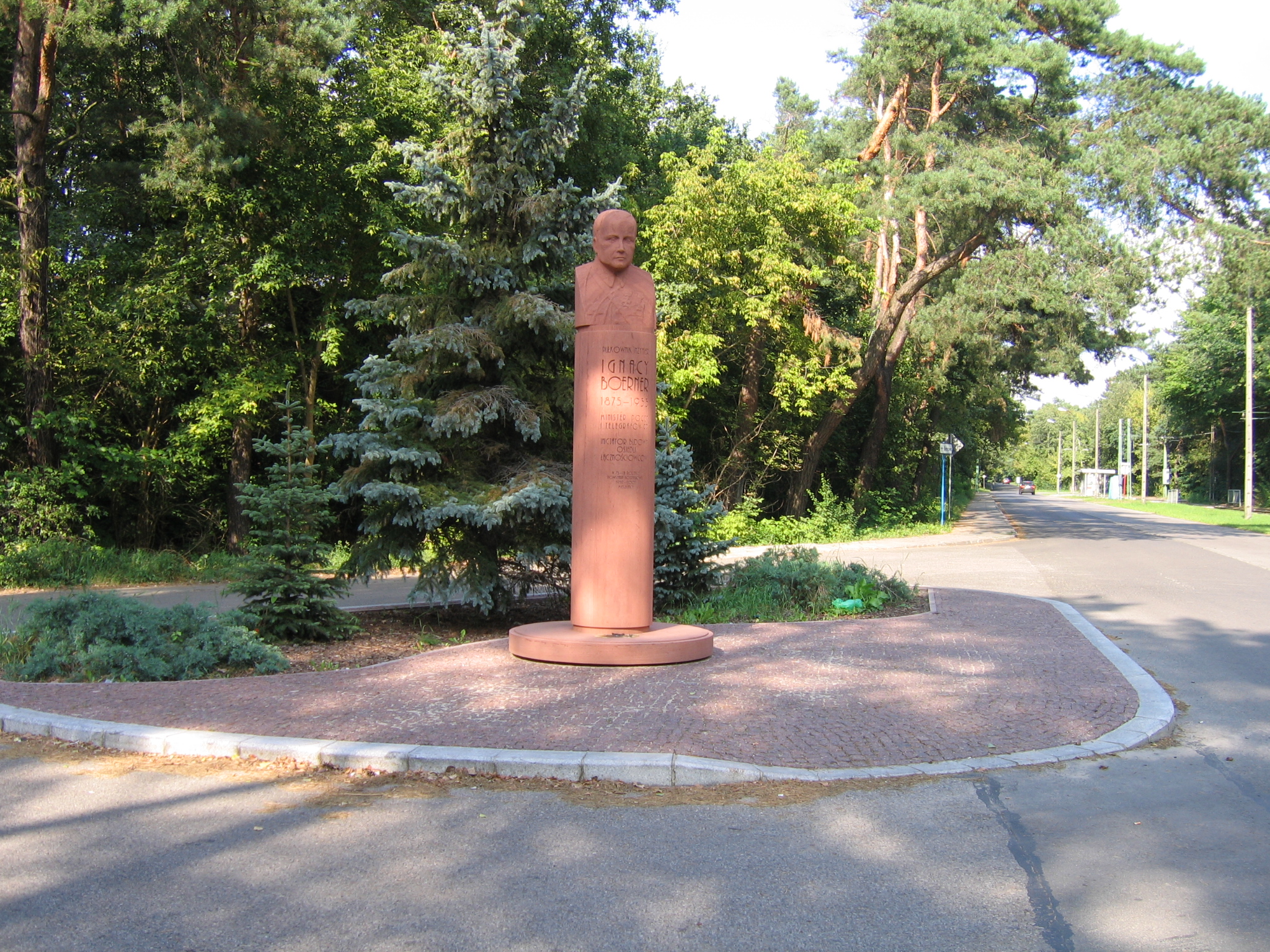 NOWY POMNIK BOERNERA
